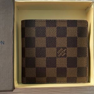 Men’s Louis Vuitton Wallet.